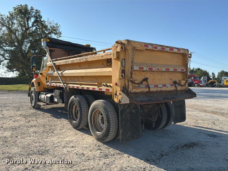 image for item DZ4742 2007 International 7400 dump truck