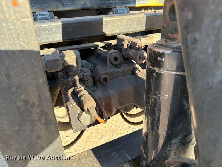 image for item DZ4742 2007 International 7400 dump truck