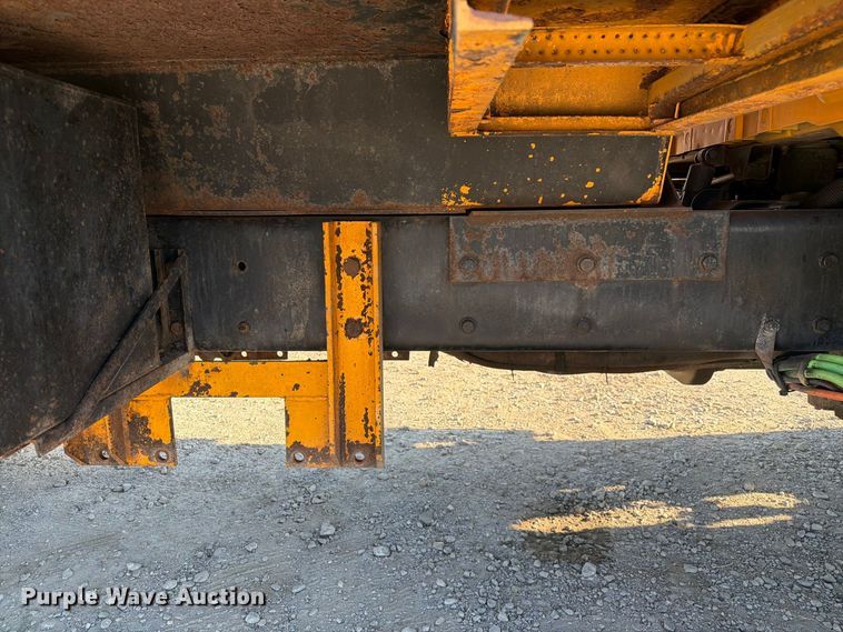 image for item DZ4742 2007 International 7400 dump truck