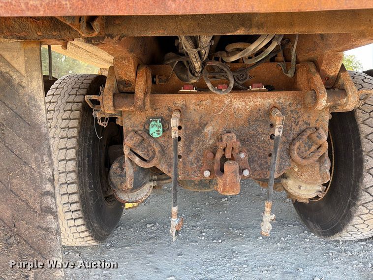 image for item DZ4742 2007 International 7400 dump truck
