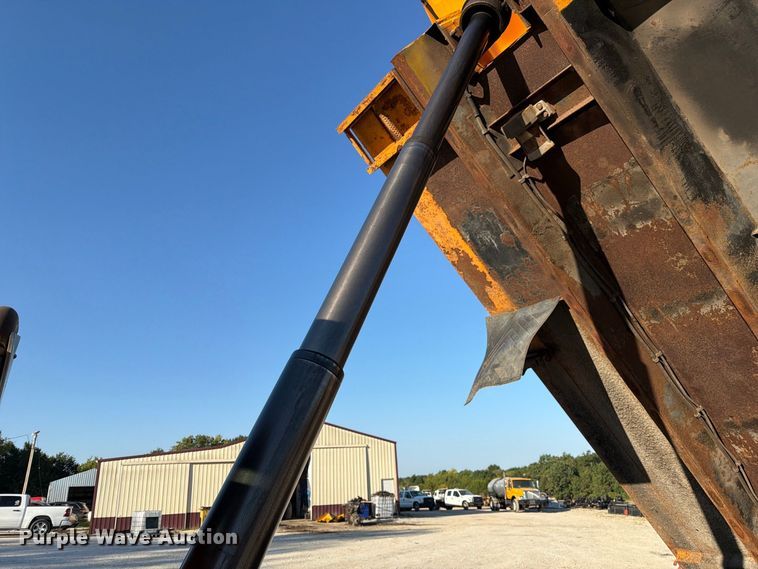 image for item DZ4742 2007 International 7400 dump truck