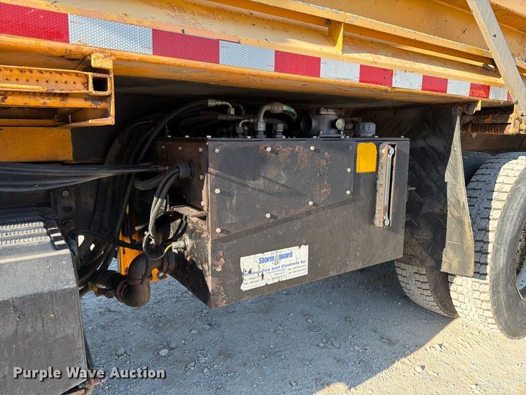 image for item DZ4742 2007 International 7400 dump truck