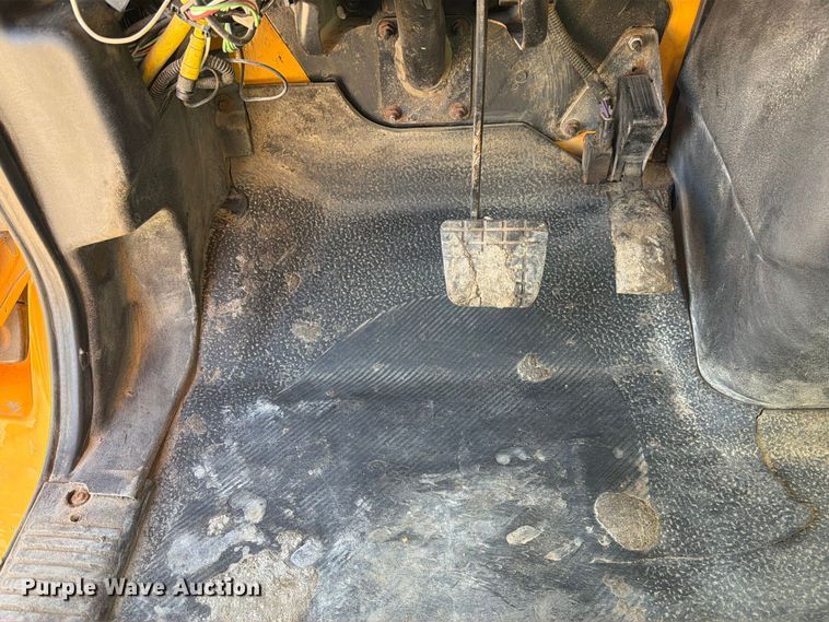 image for item DZ4742 2007 International 7400 dump truck