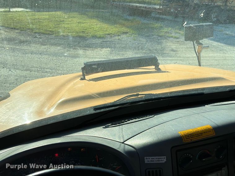 image for item DZ4742 2007 International 7400 dump truck