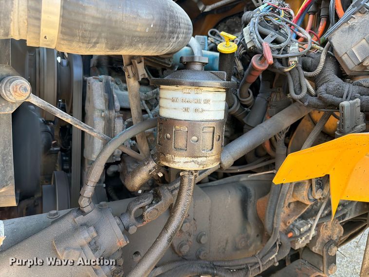 image for item DZ4742 2007 International 7400 dump truck