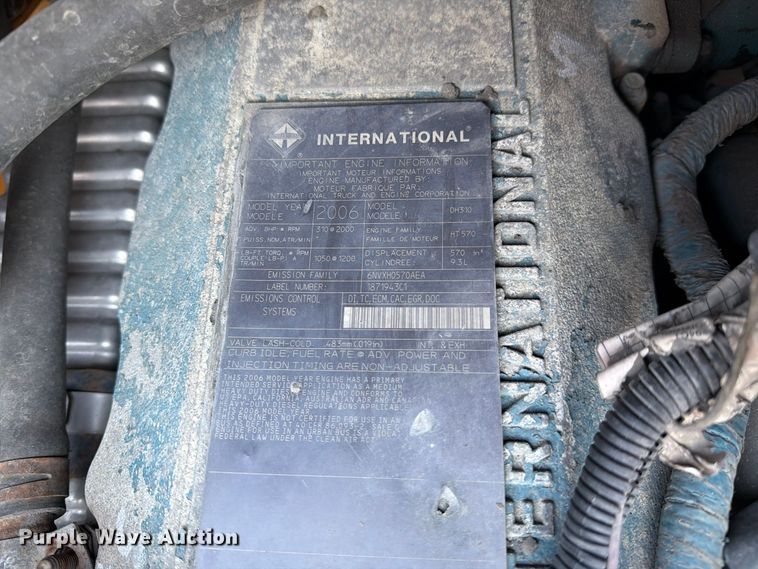 image for item DZ4742 2007 International 7400 dump truck