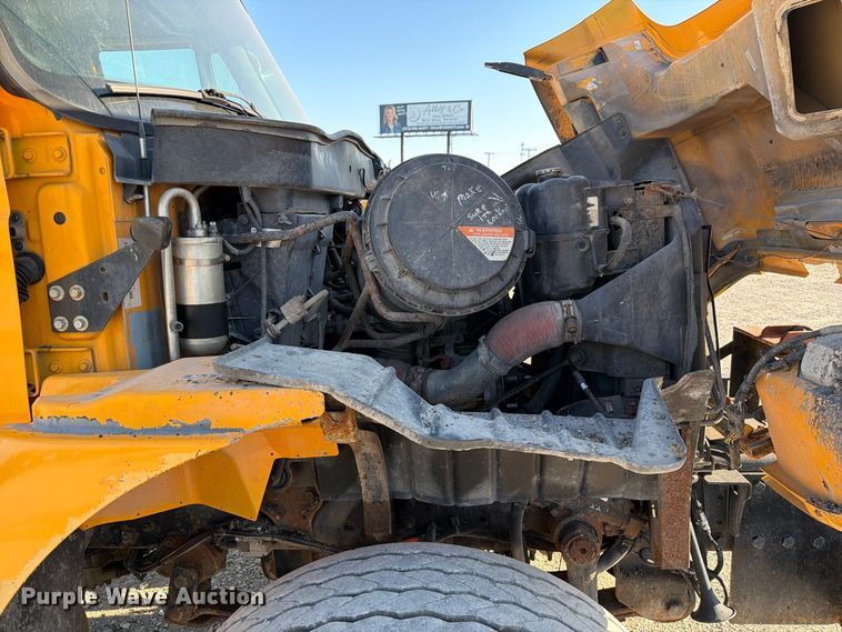 image for item DZ4742 2007 International 7400 dump truck
