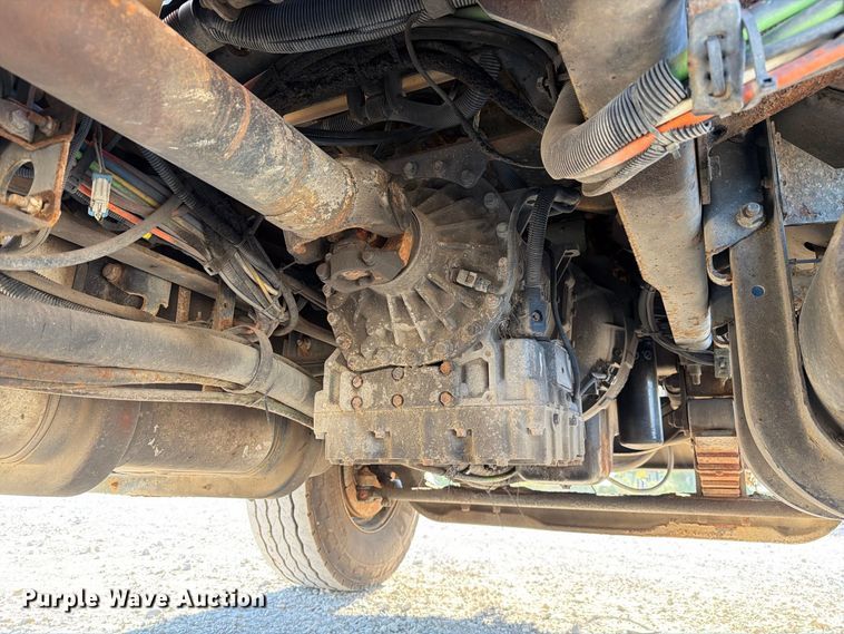 image for item DZ4742 2007 International 7400 dump truck