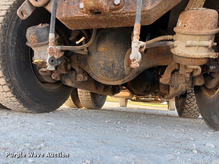 image for item DZ4742 2007 International 7400 dump truck