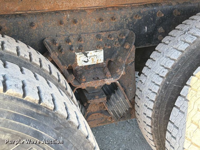 image for item DZ4742 2007 International 7400 dump truck