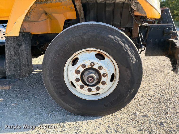 image for item DZ4742 2007 International 7400 dump truck
