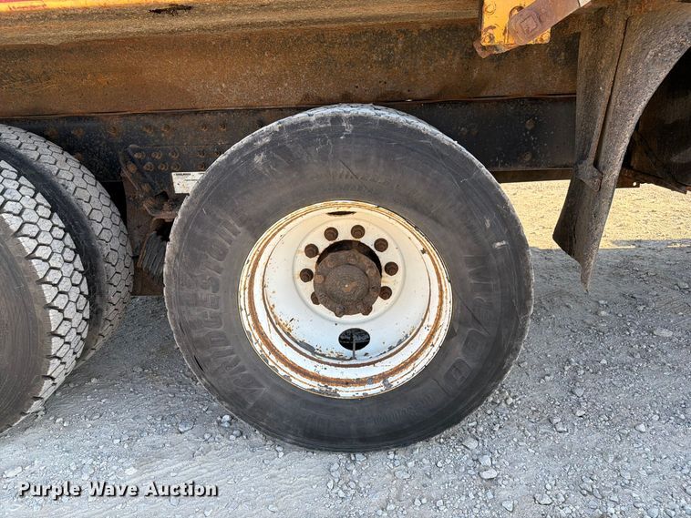 image for item DZ4742 2007 International 7400 dump truck