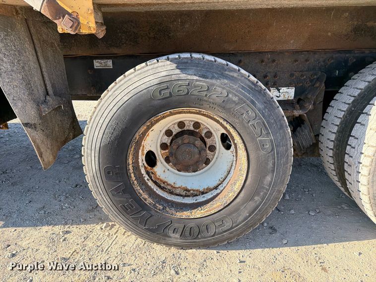 image for item DZ4742 2007 International 7400 dump truck