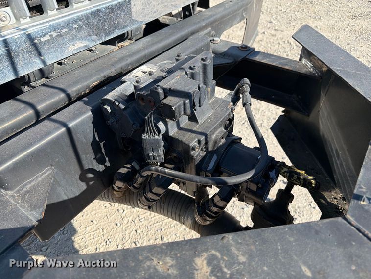 image for item DZ4743 2006 International 7300 oil distributor truck