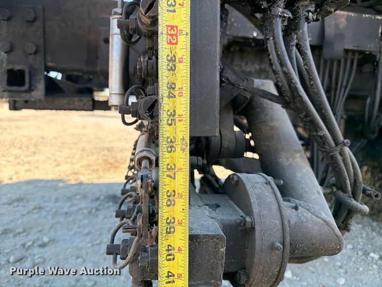 image for item DZ4743 2006 International 7300 oil distributor truck