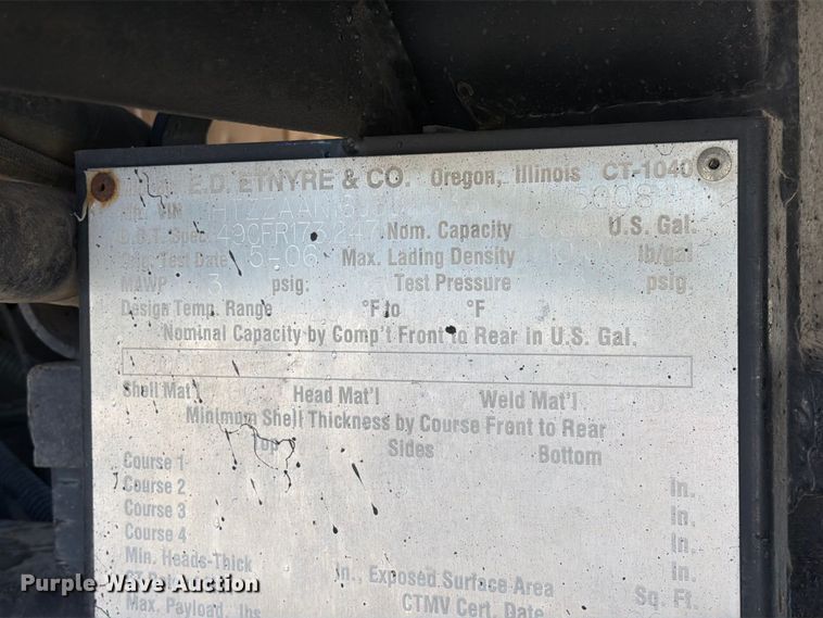 image for item DZ4743 2006 International 7300 oil distributor truck