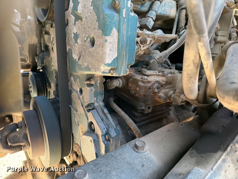 image for item DZ4743 2006 International 7300 oil distributor truck