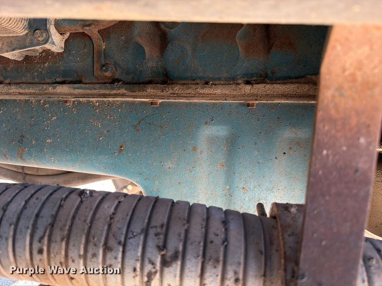 image for item DZ4743 2006 International 7300 oil distributor truck