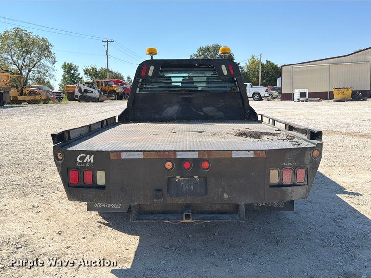 image for item DZ4744 2015 Ford F350 Super Duty XL Crew Cab flatbed pickup truck