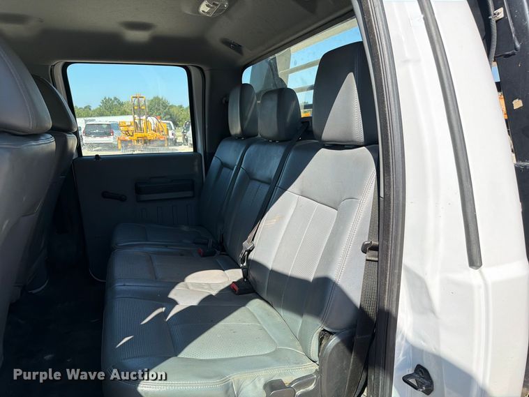 image for item DZ4744 2015 Ford F350 Super Duty XL Crew Cab flatbed pickup truck