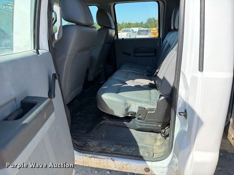 image for item DZ4744 2015 Ford F350 Super Duty XL Crew Cab flatbed pickup truck