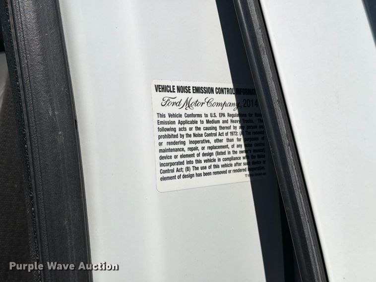 image for item DZ4744 2015 Ford F350 Super Duty XL Crew Cab flatbed pickup truck