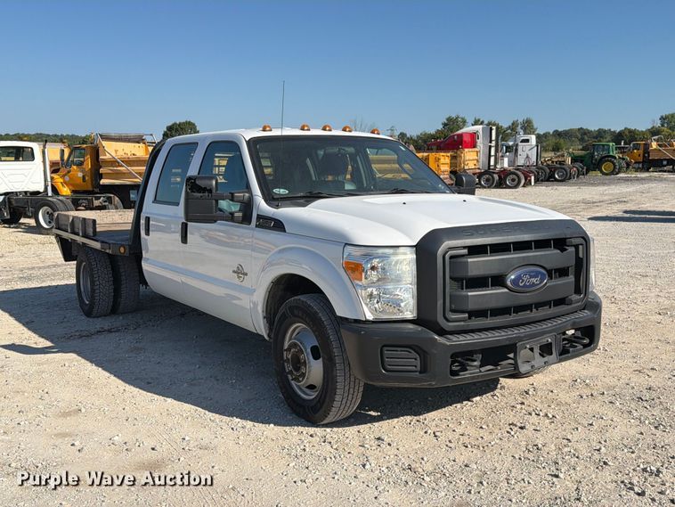 image for item DZ4745 2015 Ford F350 Super Duty XL Crew Cab flatbed pickup truck