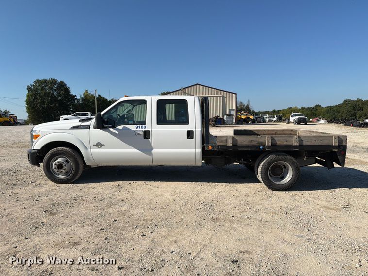 image for item DZ4745 2015 Ford F350 Super Duty XL Crew Cab flatbed pickup truck