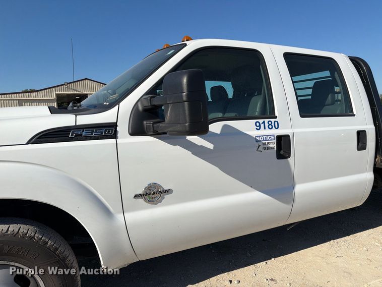 image for item DZ4745 2015 Ford F350 Super Duty XL Crew Cab flatbed pickup truck