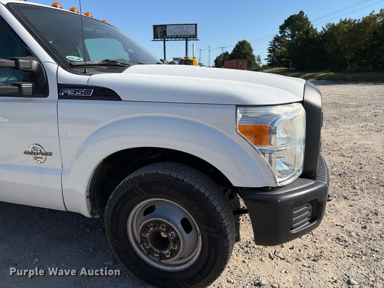 image for item DZ4745 2015 Ford F350 Super Duty XL Crew Cab flatbed pickup truck