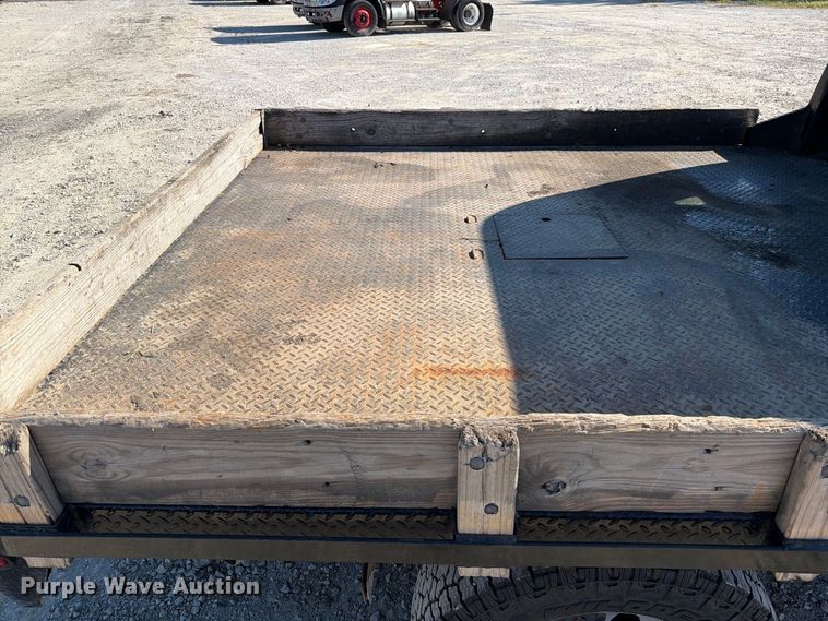 image for item DZ4745 2015 Ford F350 Super Duty XL Crew Cab flatbed pickup truck