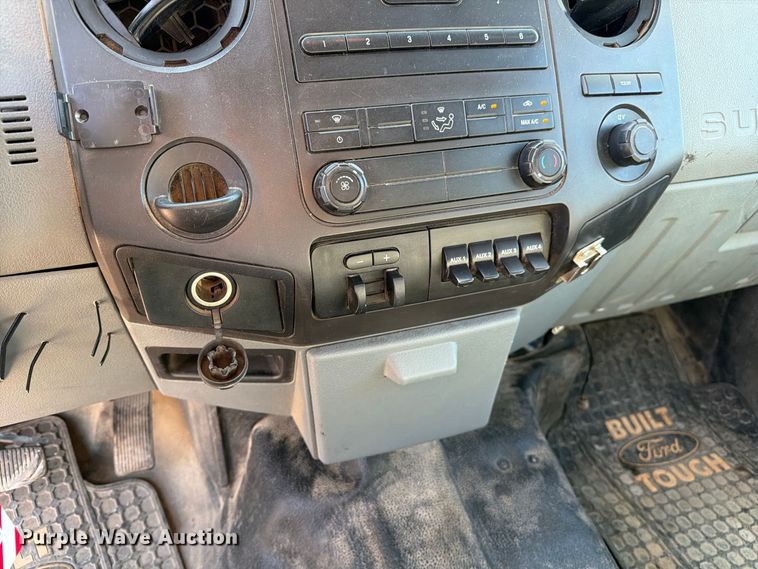image for item DZ4745 2015 Ford F350 Super Duty XL Crew Cab flatbed pickup truck