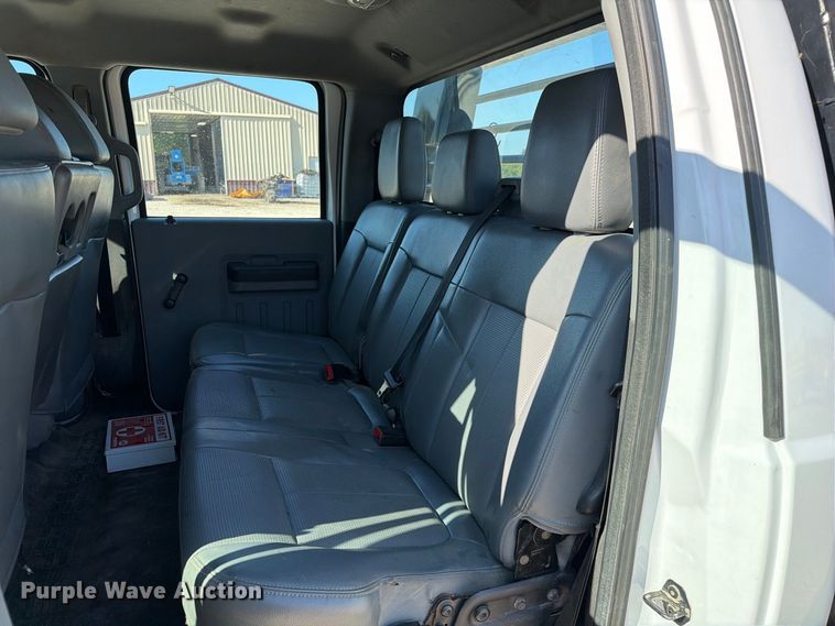 image for item DZ4745 2015 Ford F350 Super Duty XL Crew Cab flatbed pickup truck