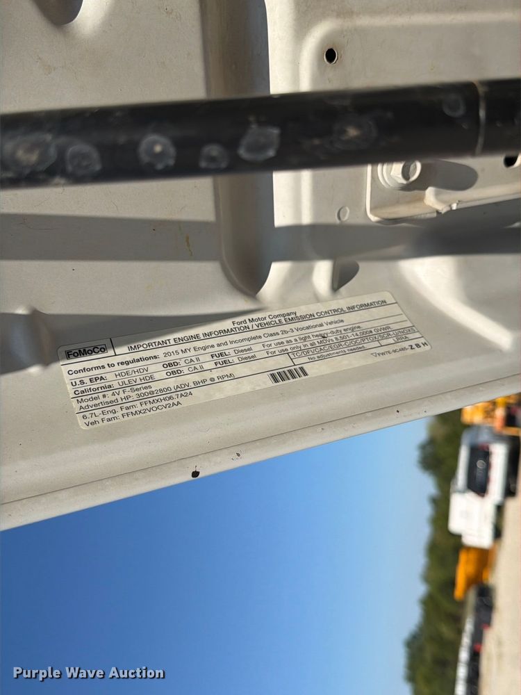 image for item DZ4745 2015 Ford F350 Super Duty XL Crew Cab flatbed pickup truck