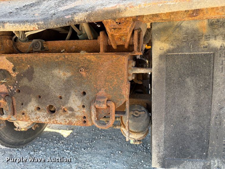 image for item DZ4746 2006 International 7400 dump truck