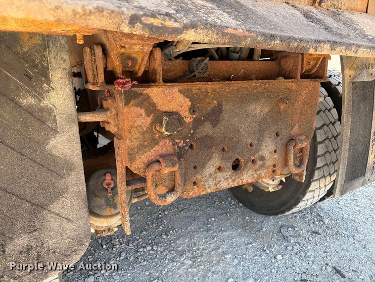 image for item DZ4746 2006 International 7400 dump truck
