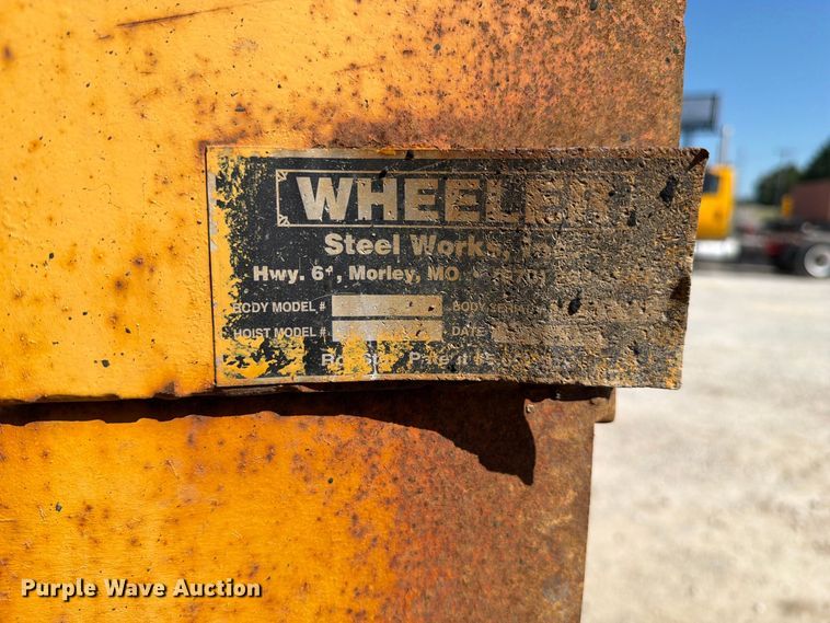 image for item DZ4746 2006 International 7400 dump truck