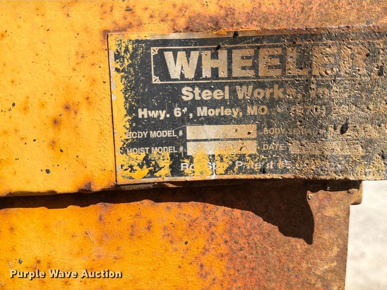 image for item DZ4746 2006 International 7400 dump truck