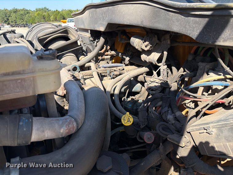 image for item DZ4746 2006 International 7400 dump truck