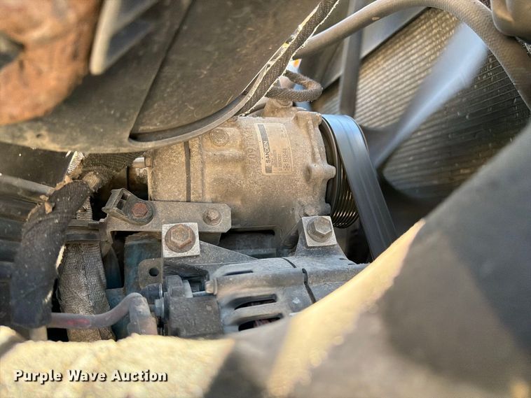 image for item DZ4746 2006 International 7400 dump truck