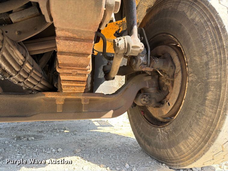image for item DZ4746 2006 International 7400 dump truck