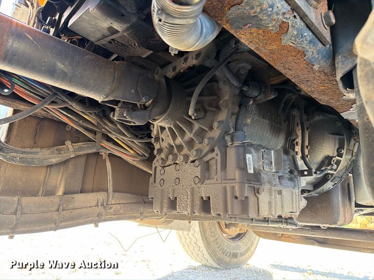 image for item DZ4746 2006 International 7400 dump truck