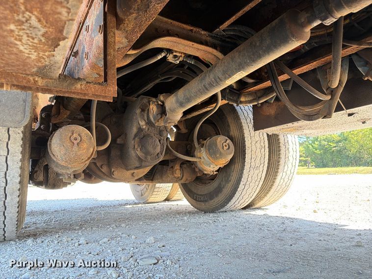 image for item DZ4746 2006 International 7400 dump truck