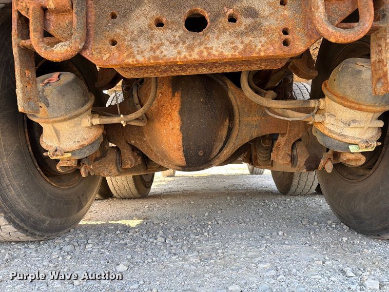 image for item DZ4746 2006 International 7400 dump truck