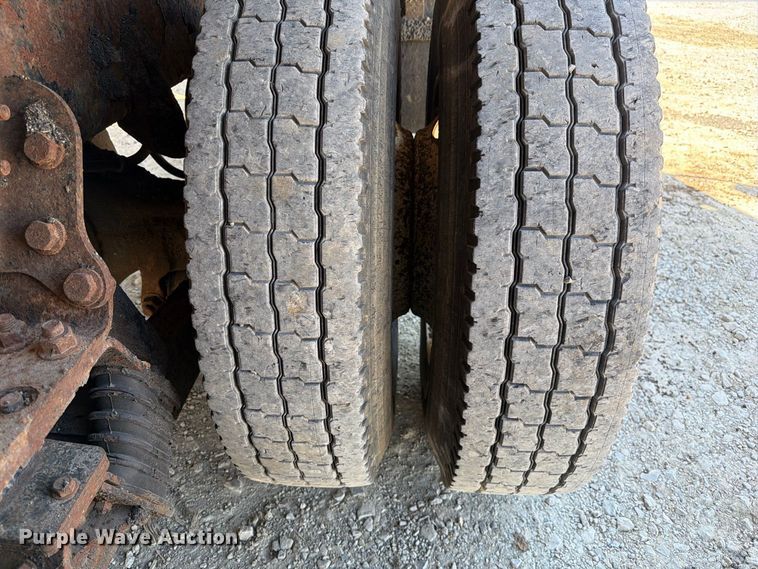 image for item DZ4746 2006 International 7400 dump truck