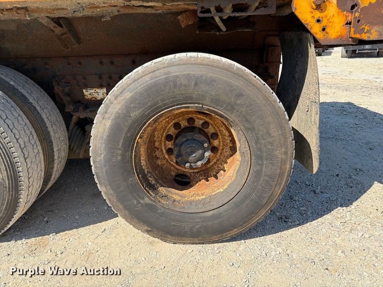 image for item DZ4746 2006 International 7400 dump truck
