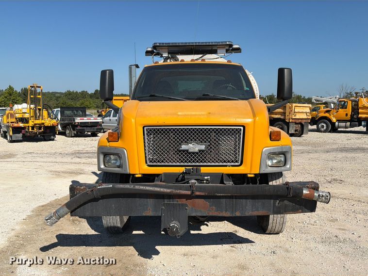 image for item DZ4747 2004 Chevrolet C7500 oil distributor truck