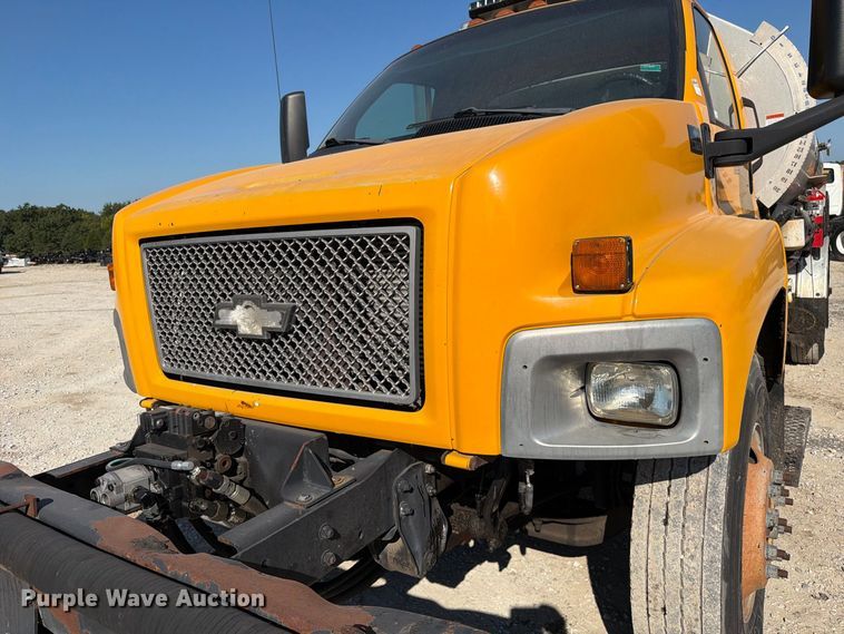 image for item DZ4747 2004 Chevrolet C7500 oil distributor truck