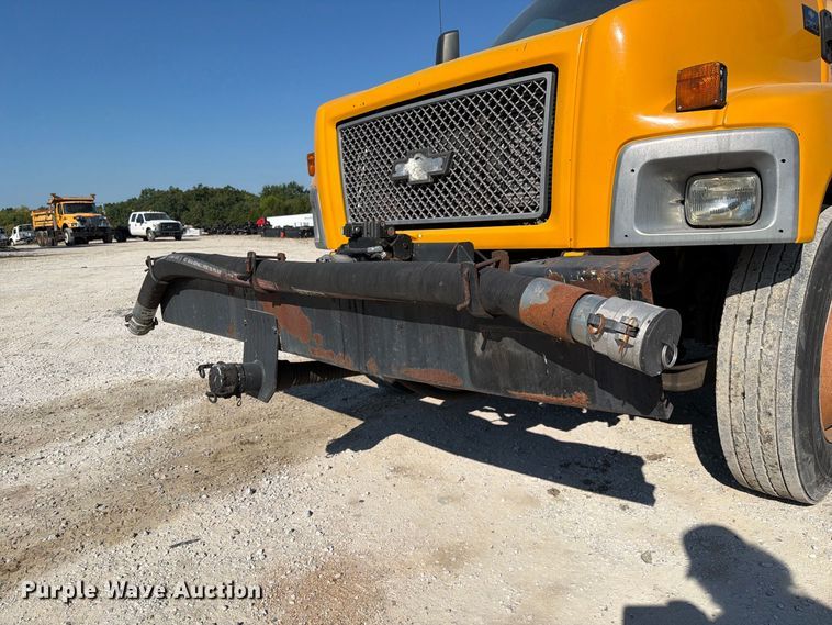 image for item DZ4747 2004 Chevrolet C7500 oil distributor truck