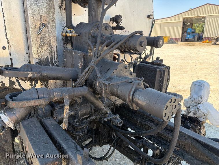 image for item DZ4747 2004 Chevrolet C7500 oil distributor truck
